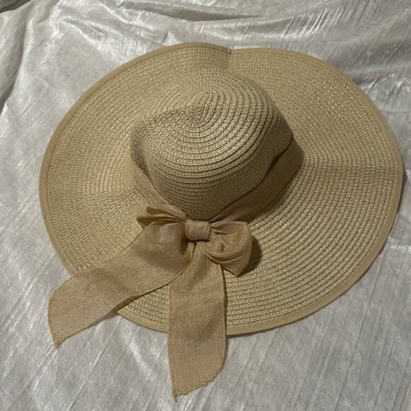SHEIN Beige Wide-Brimmed Bow Hat - Picture 1 of 1
